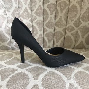 Nine West Black Pointed Toe Heels - Size 10